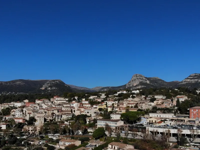 La Gaude, village et collines du pays niçois
